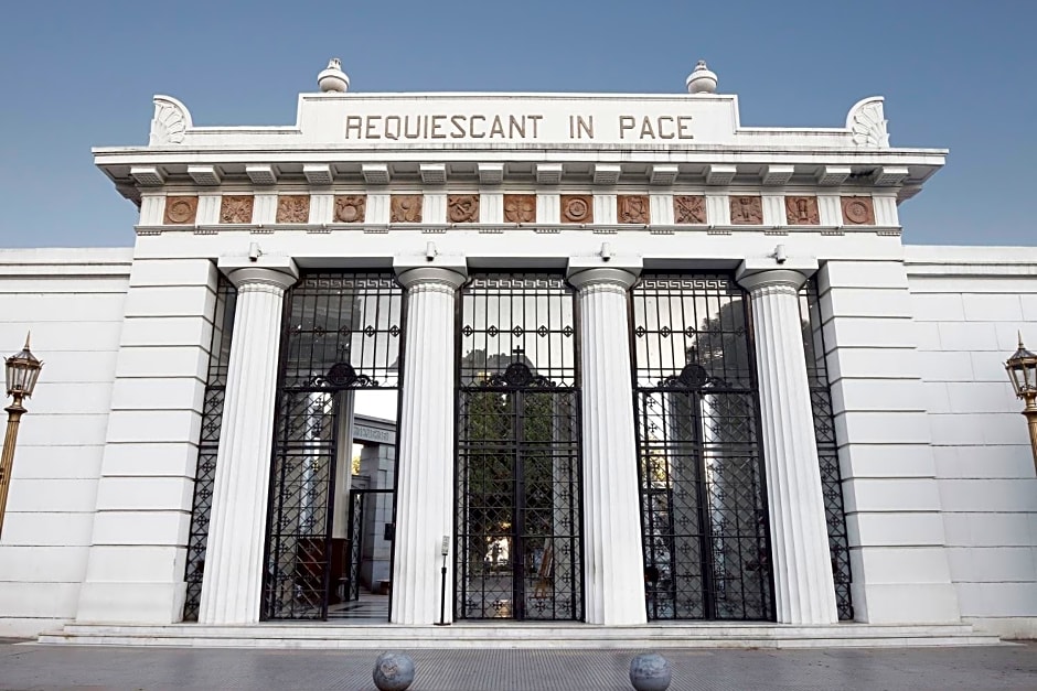 CH Recoleta Suites