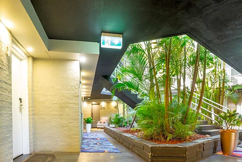 Motel 10