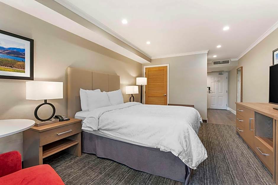 Best Western Plus Kelowna Hotel & Suites
