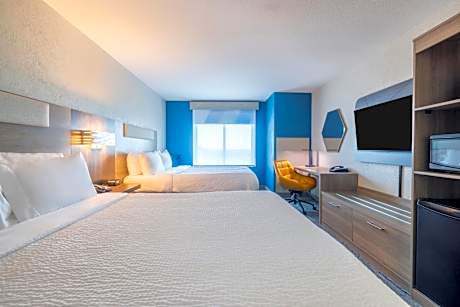 Holiday Inn Express & Suites Kansas City Airport By IHG