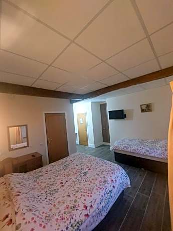 Apartment with Shower