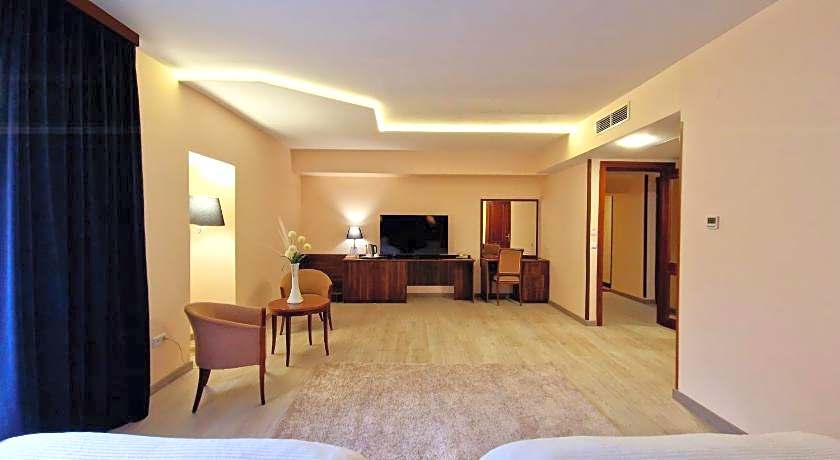 Ararat Hotel