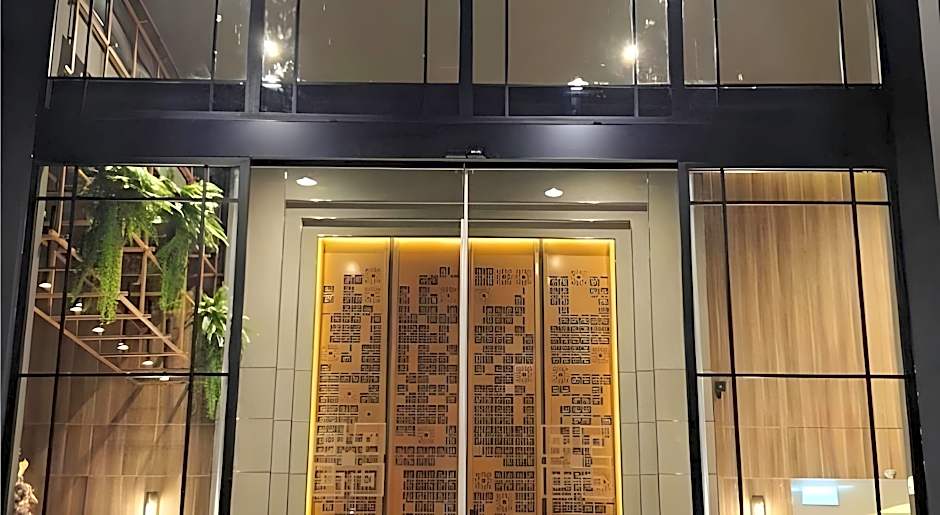 PRIME TOWN - Posh & Port Hotel PHUKET