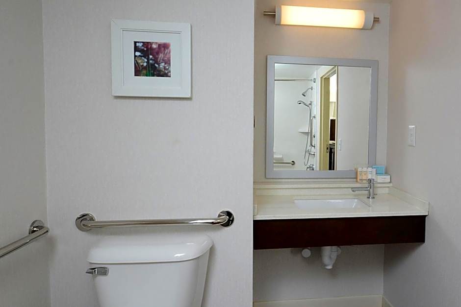 Hampton Inn By Hilton Roxboro