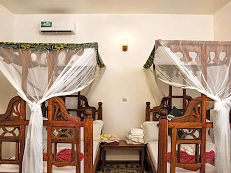 Standard Twin Room with Garden View
