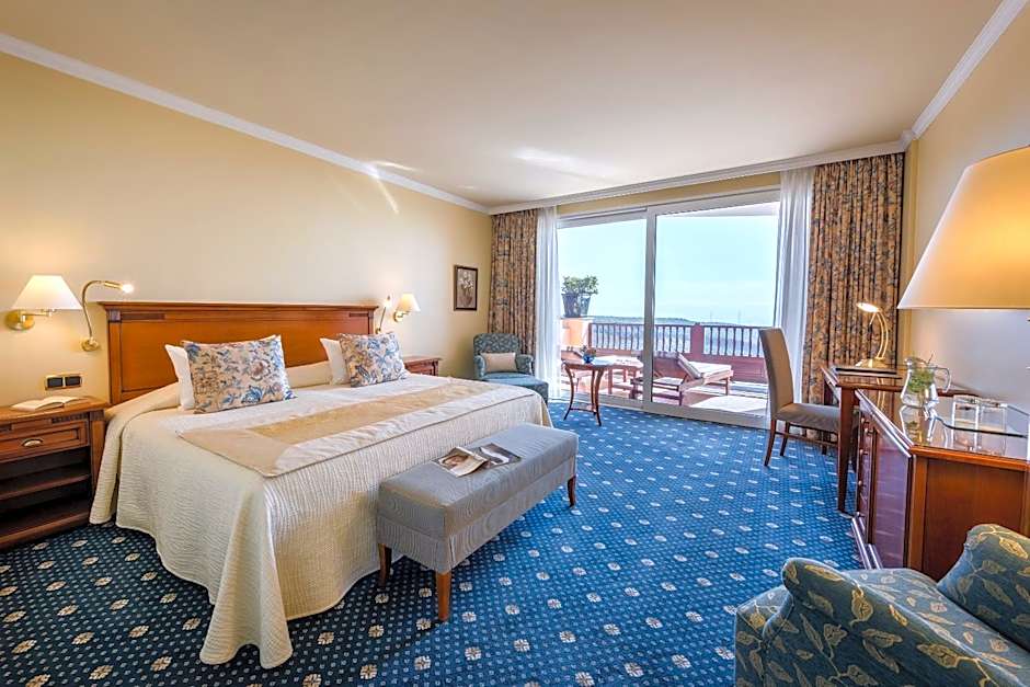 Casa León Royal Retreat