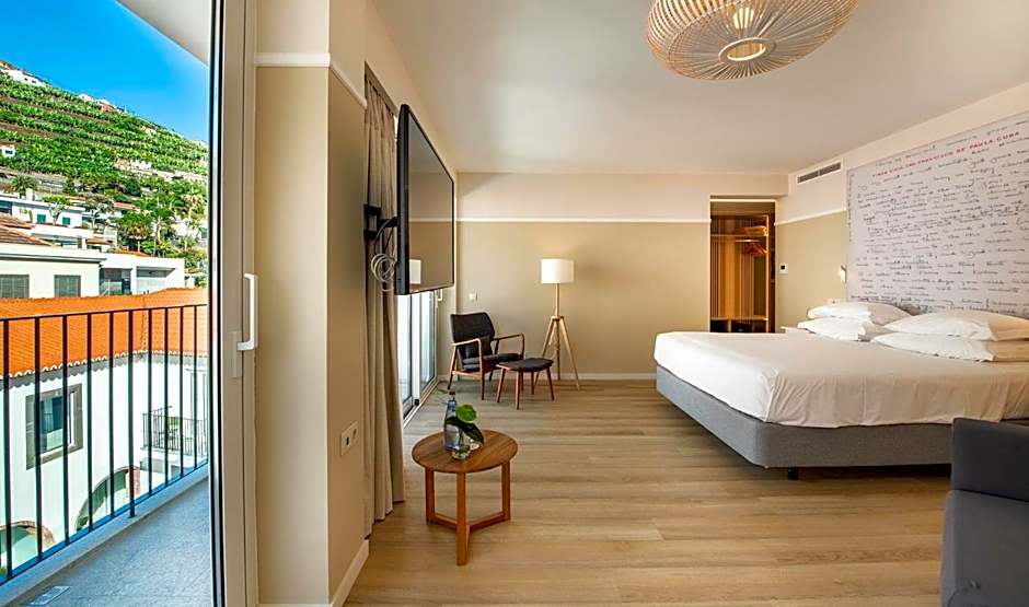 Pestana Fisherman Village