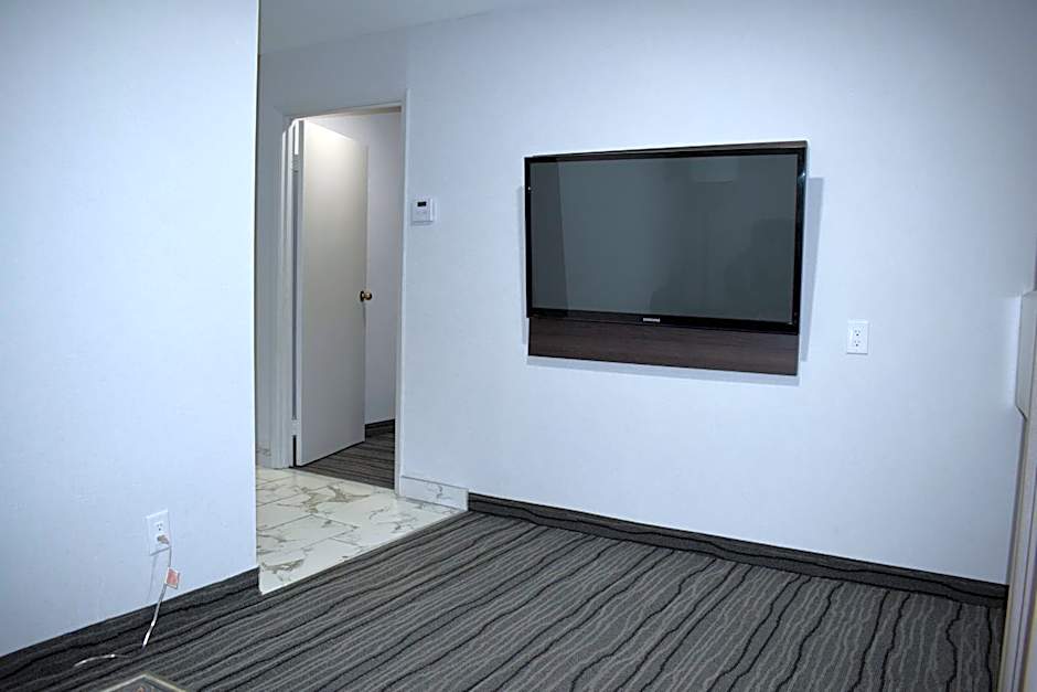 Days Inn by Wyndham Kingston