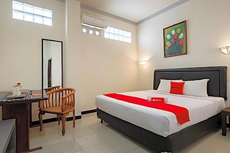 RedDoorz Plus near Balai Kota Batu 2