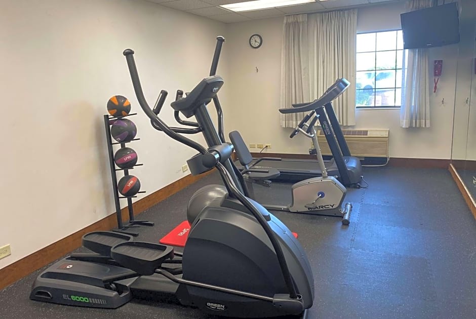 Days Inn & Suites by Wyndham Arlington Heights