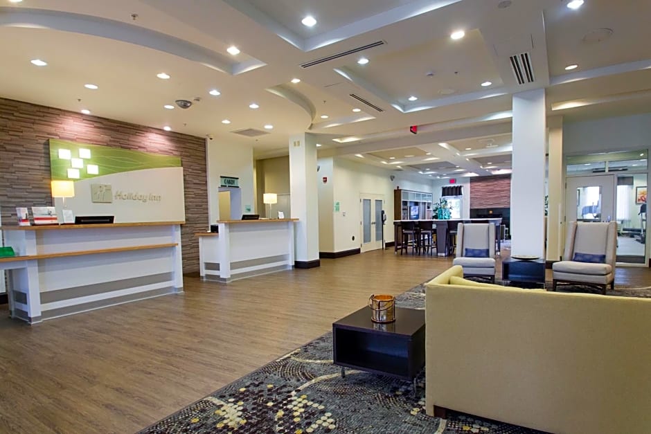 Holiday Inn Hotel & Suites Bloomington Airport