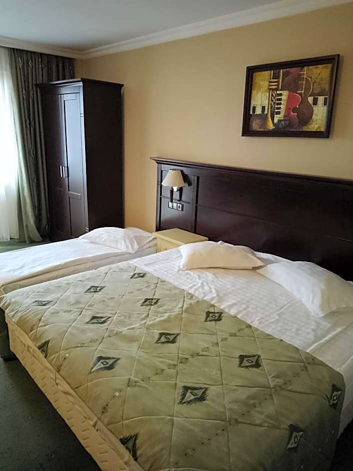 Hotel Rapsodia City Center