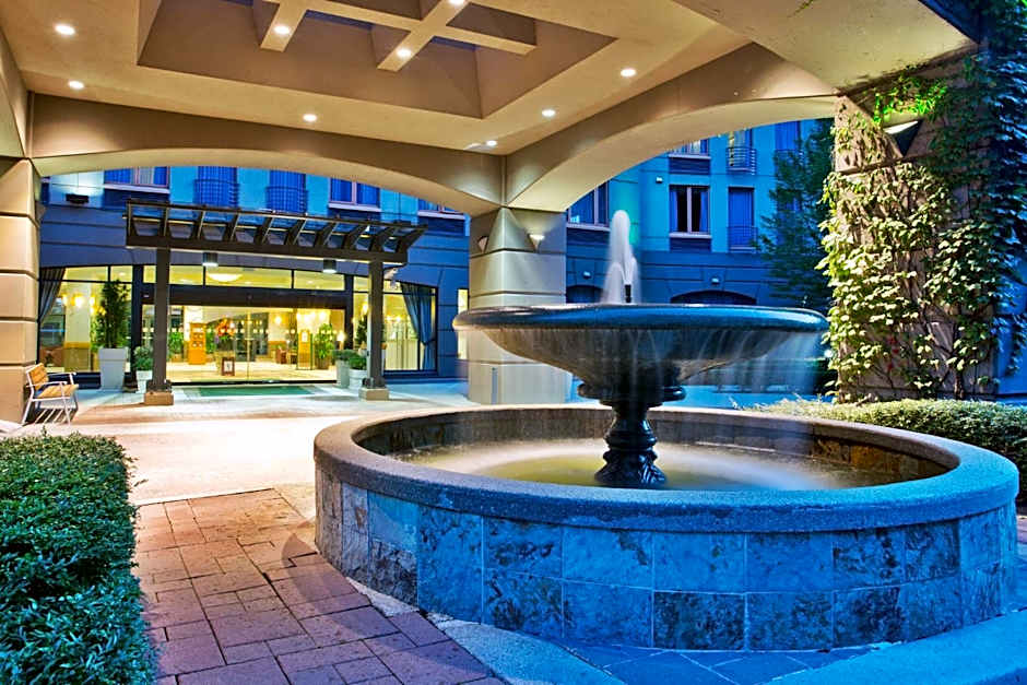 DoubleTree by Hilton North Vancouver