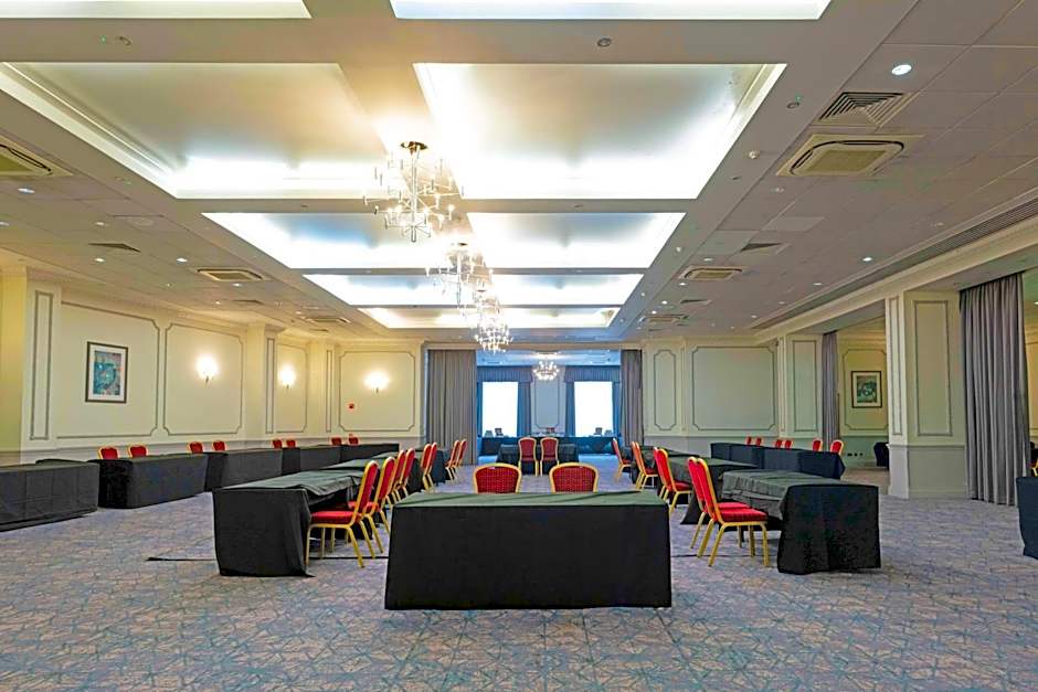 Bristol Grand Hotel By Sunday
