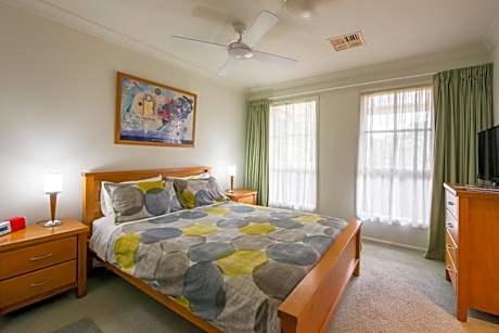 Double Room with Street View