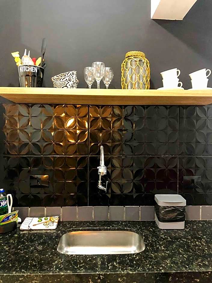 AMETISTA 2 - 101 · A-01: Apê equipado e estiloso na praia de Jatiúca