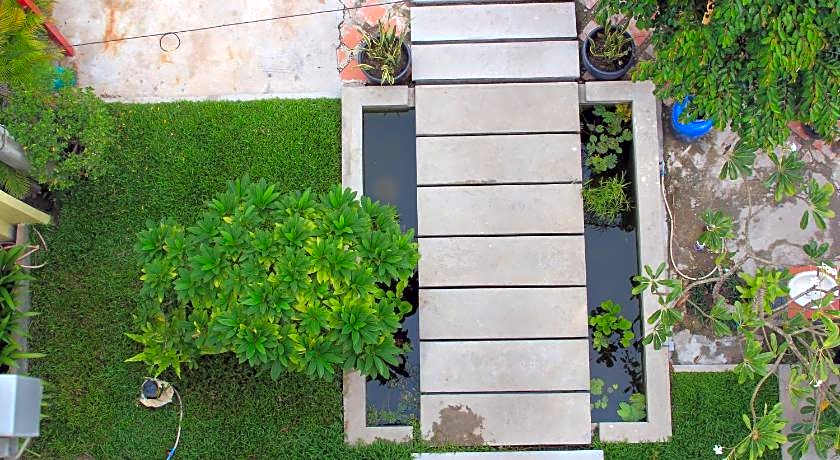 Neakru Guesthouse and Restaurant