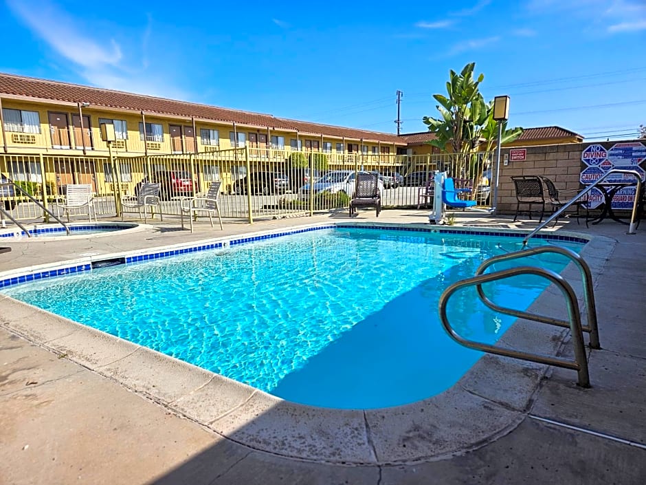 Fullerton Inn