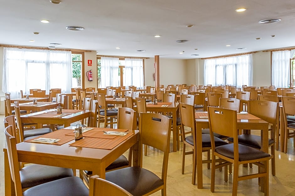 Caprice Isabel Aparthotel