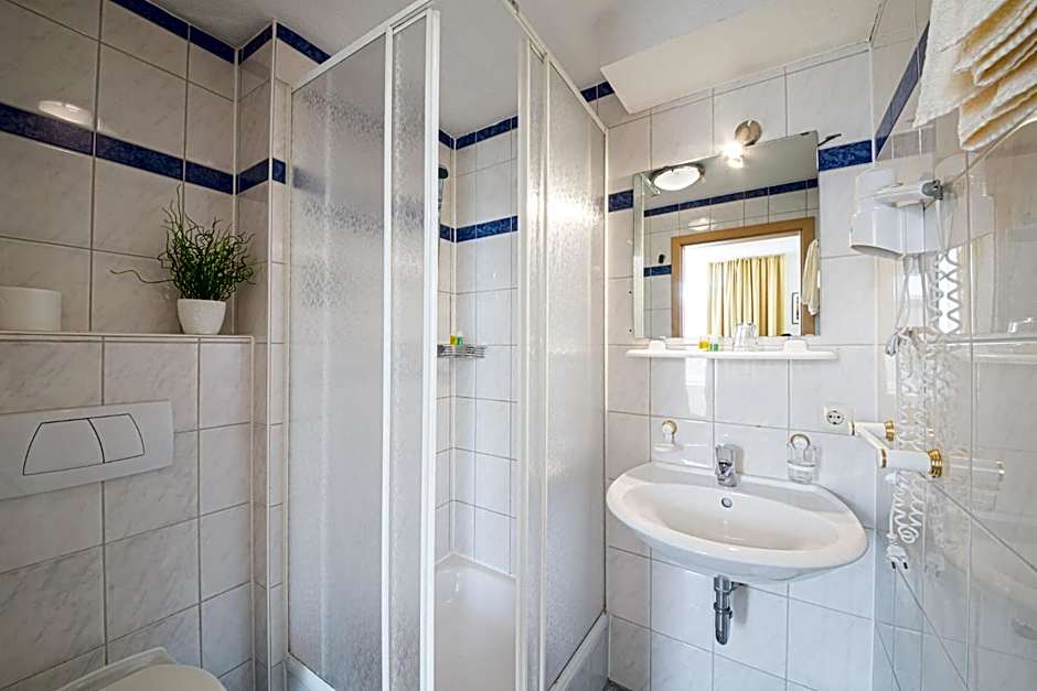 Europa Hotel Garni free parking