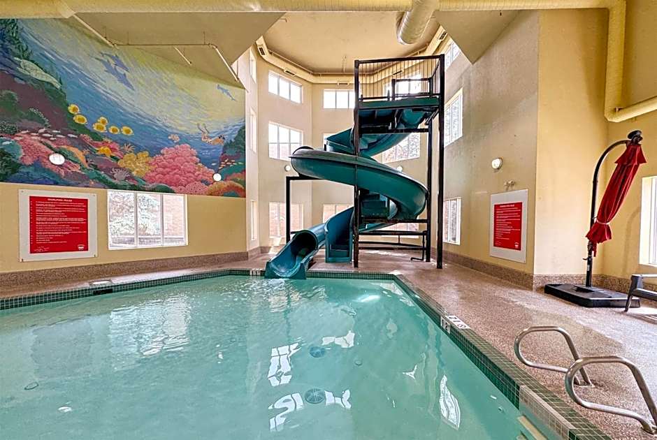 Super 8 by Wyndham Edmonton South