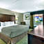 Quality Inn & Suites Clackamas - Portland