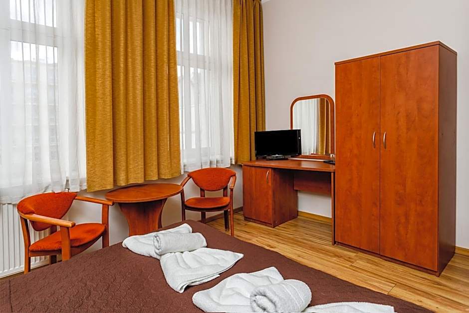 Villa Antares I & II