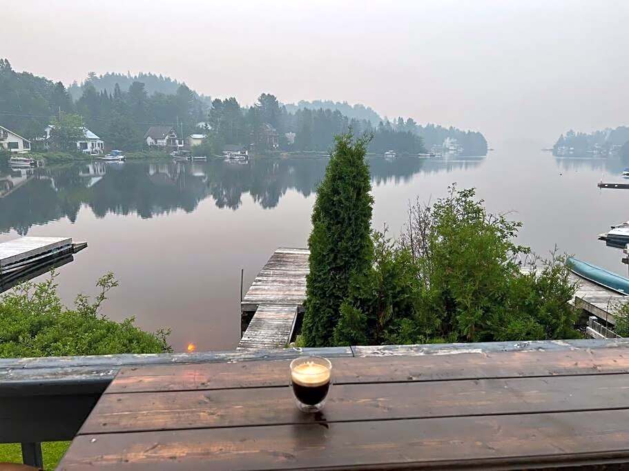 Bord du LAC, VUE magnifique