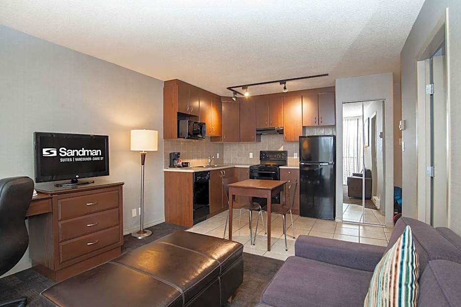 Sandman Suites Vancouver on Davie