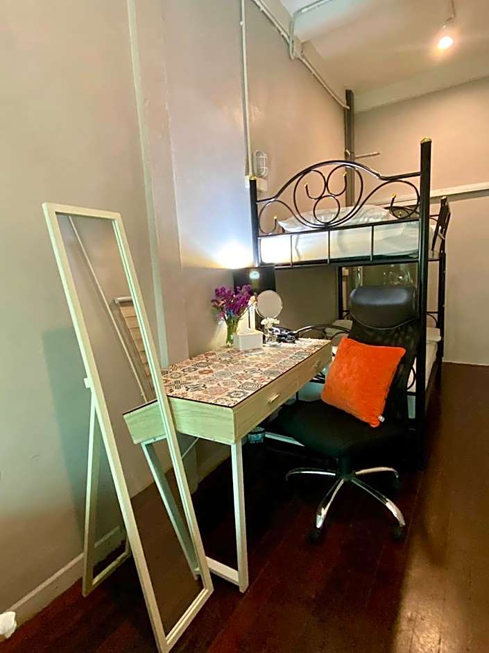 Hostel Lemon Siam Petchaburi Road