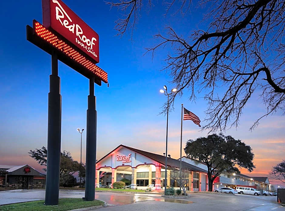 Red Roof Inn & Suites Irving - DFW Airport South