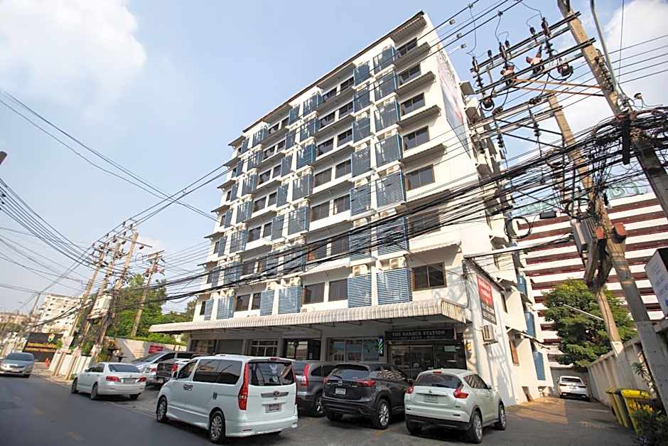 D haus Ngamwongwan Residence