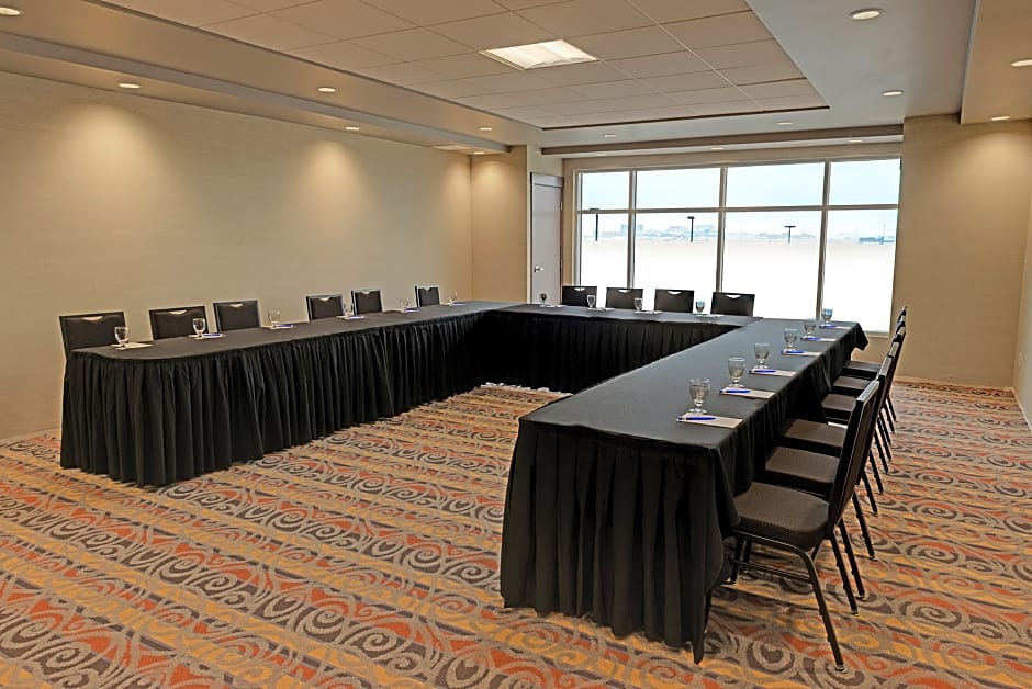 Hotel Clique Airport Calgary