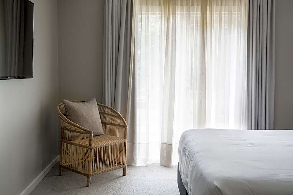 Lancemore Lindenderry Red Hill