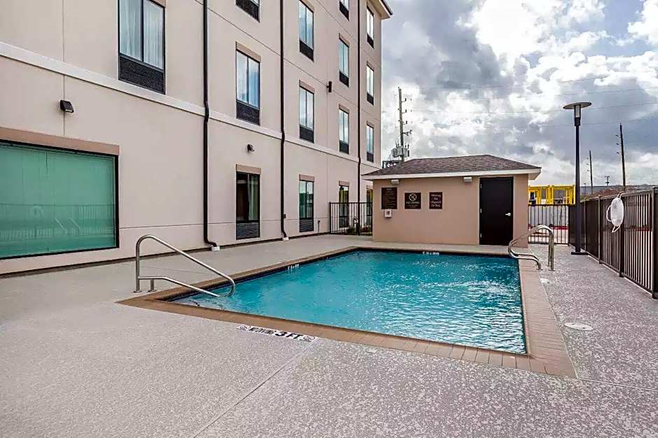 Comfort Suites Northwest Houston At Beltway 8
