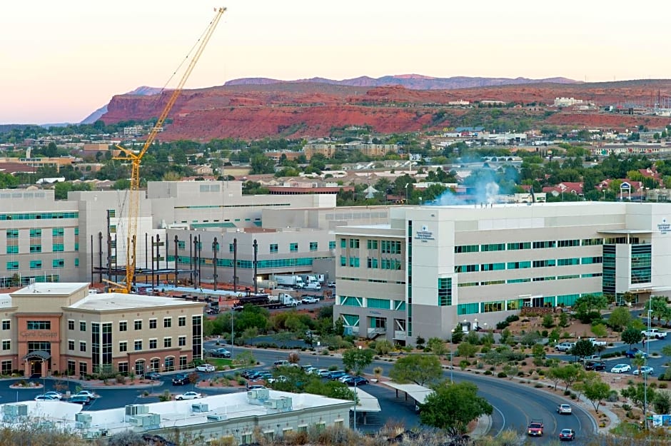 Holiday Inn Express Hotels & Suites Washington-North Saint George, an IHG Hotel
