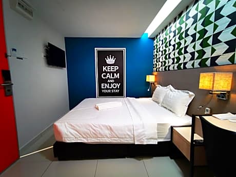 Standard Queen Room