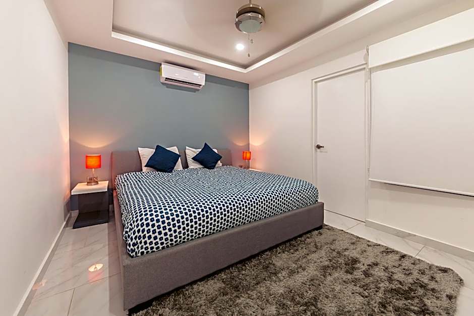 Mararena Family Apartments & Long Stay Living - Steps from 5th Avenue