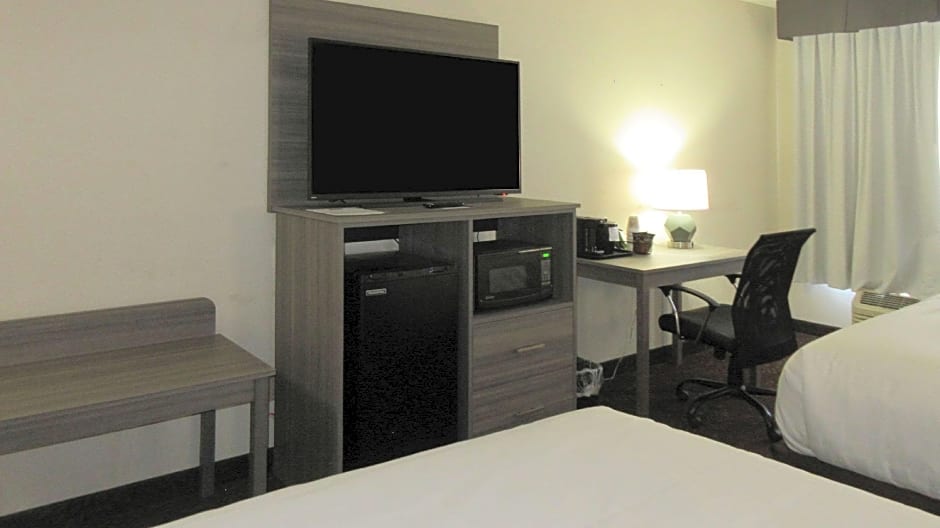 Clarion Pointe Evansville North