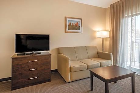 King Suite with Balcony - Non-Smoking