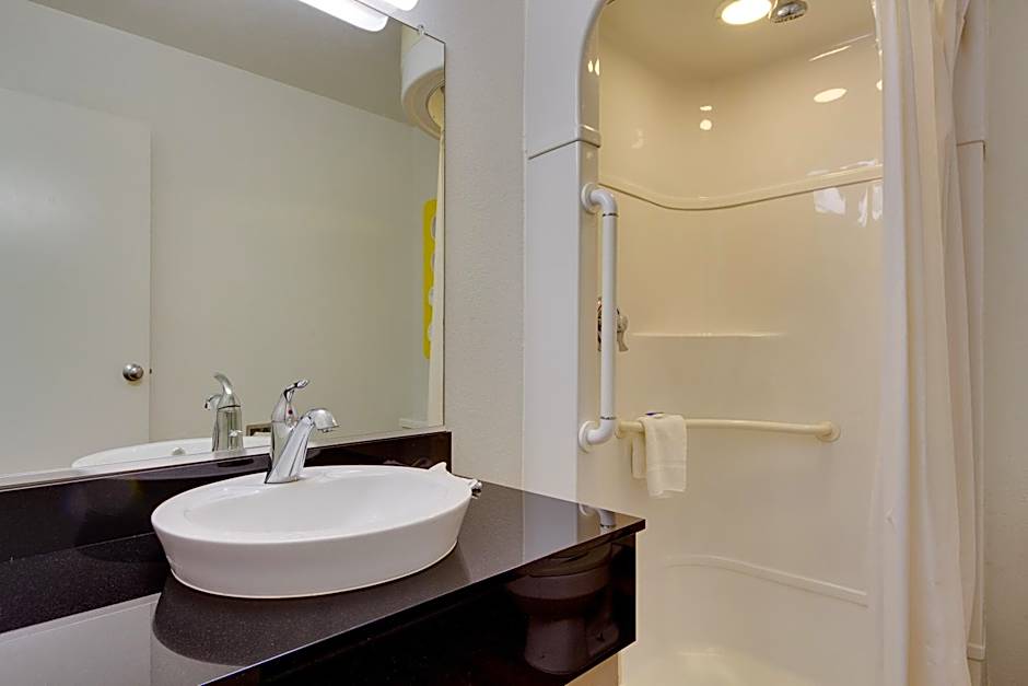 Avera Suites