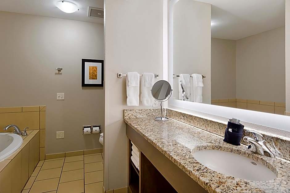 ClubHouse Hotel and Suites Pierre