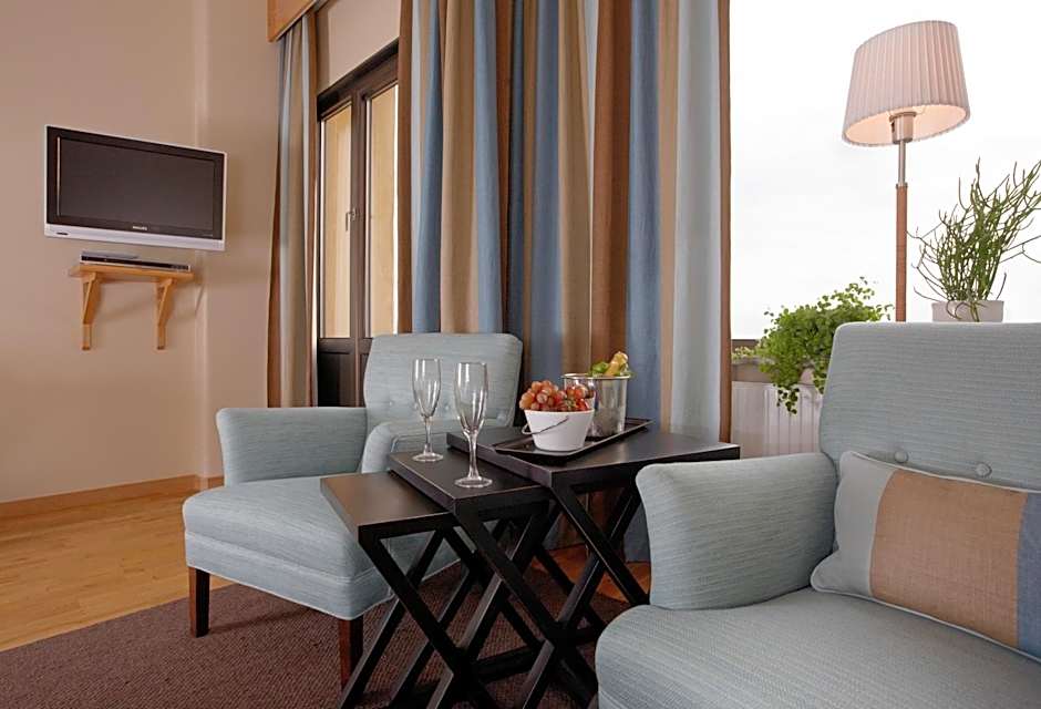 Home Hotel Wellington