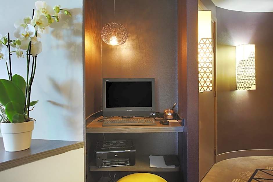 Hotel Eiffel Capitol