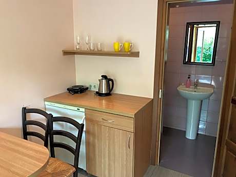 Apartment with Shower