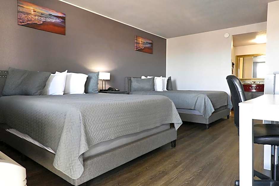 R Nite Star Inn and Suites -Home of the Cowboys & Rangers