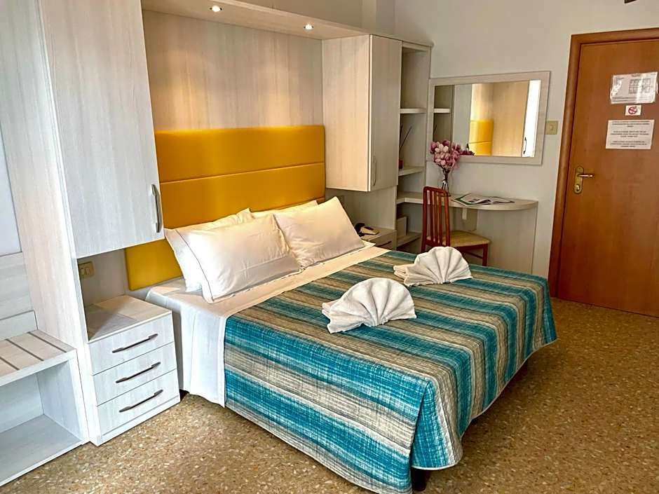 Hotel Crystal con Piscina Estiva Privata - SPIAGGIA INCLUSA con Formula All Inclusive