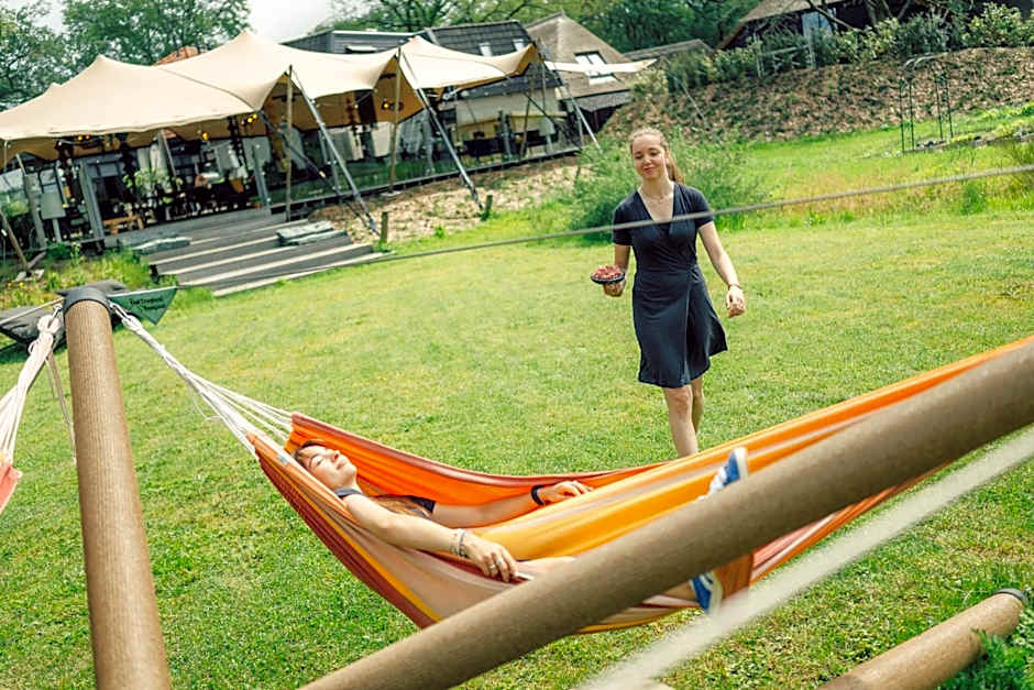 LUDIEK eten en slapen