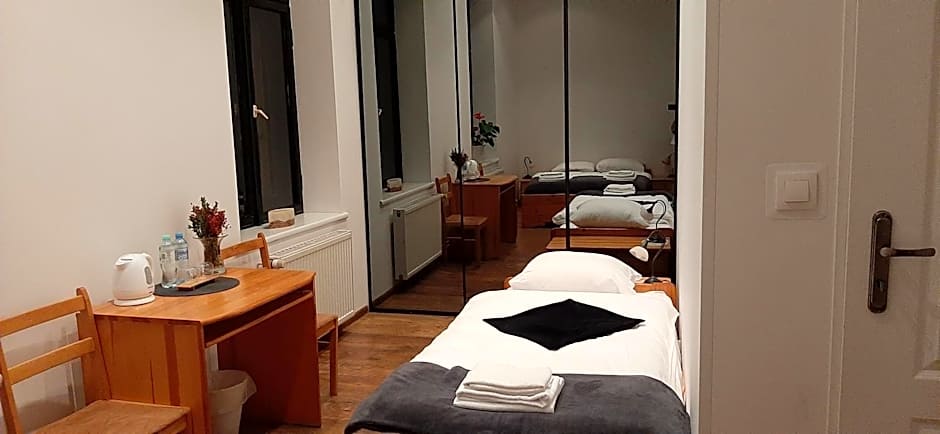 Dworek pod świerkami