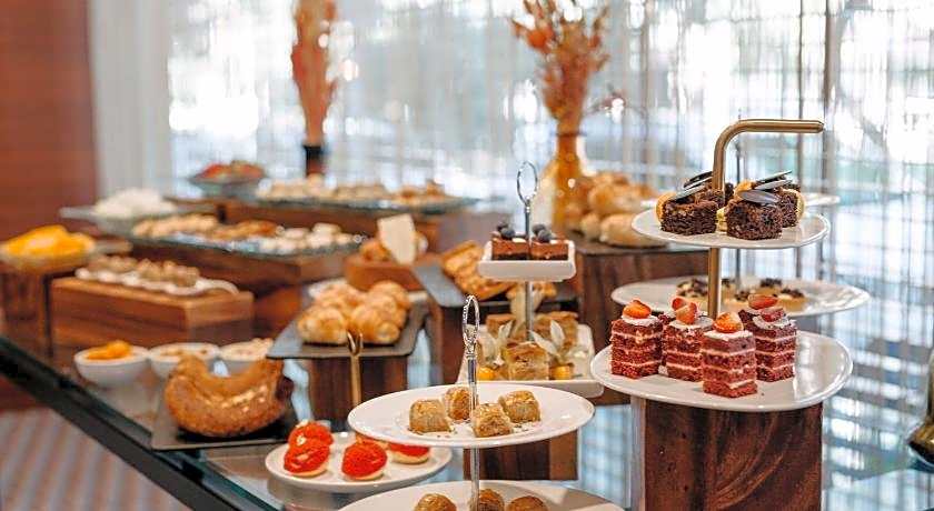 Renaissance by Marriott Izmir Hotel